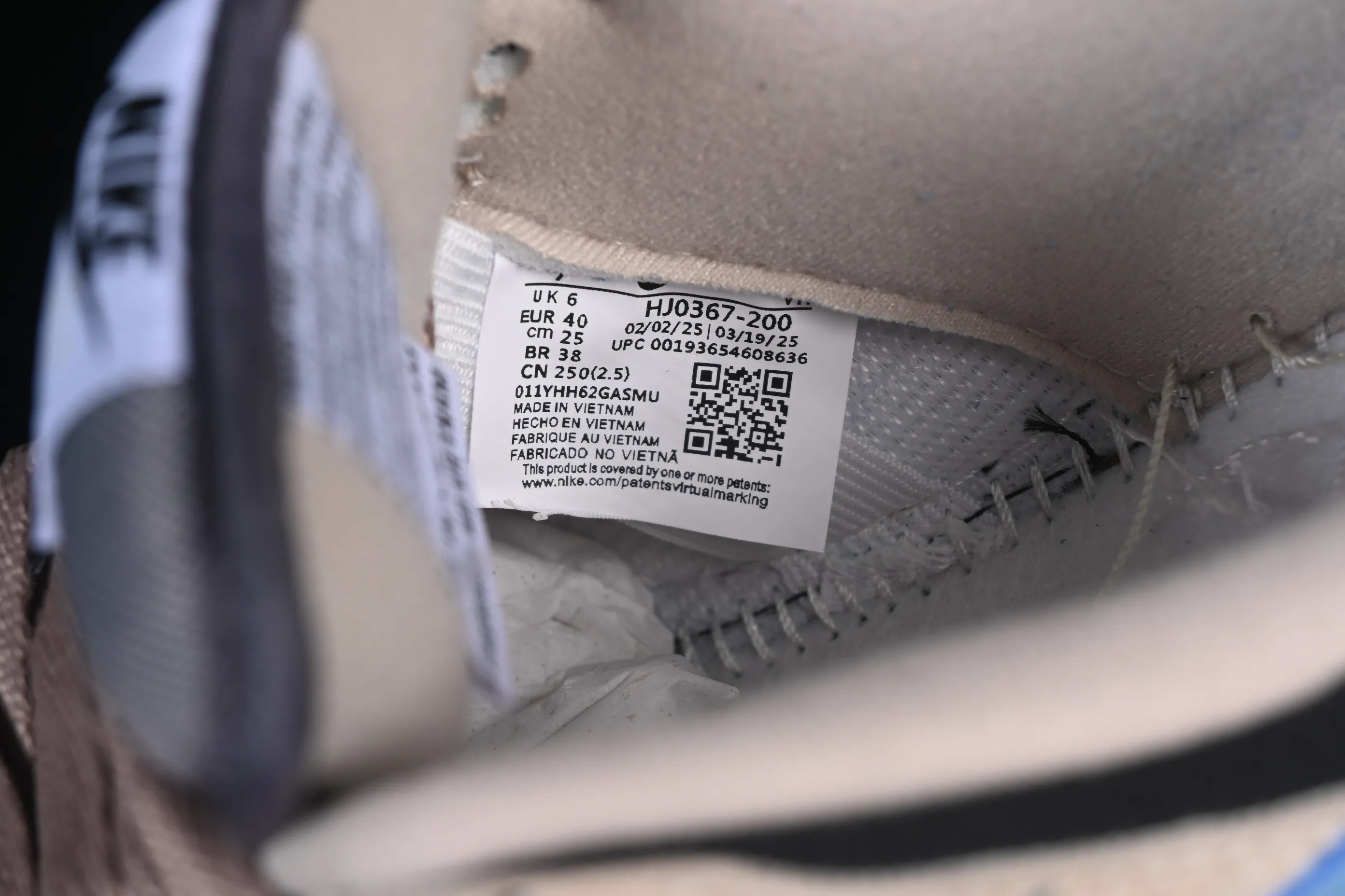 All categories Nk SB Dunk series Nk SB Dunk Low low-top sneakers Nike SB Dunk Low khaki black and blue hook low-top casual sneakers HJ0367-200